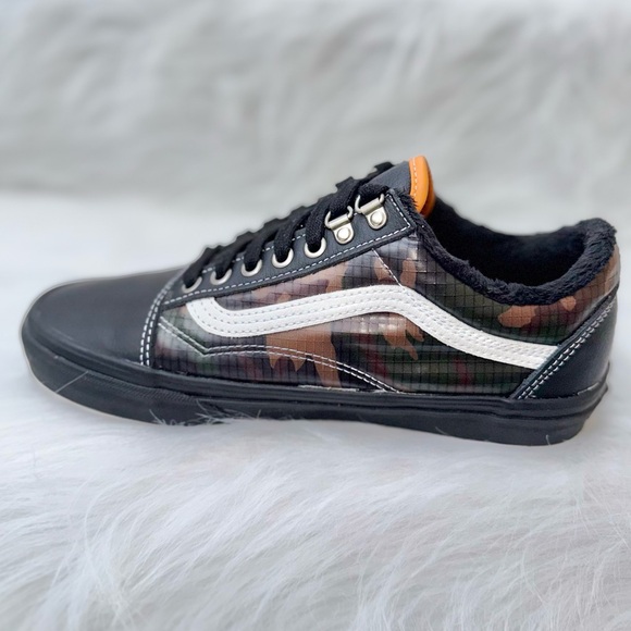 Vans Old Skool MTE Black/Camo All-Weather Sneakers - Men 7/ Wmns 8.5 VN0A348F2TI - Picture 4 of 8